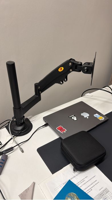 Продам кронштейн