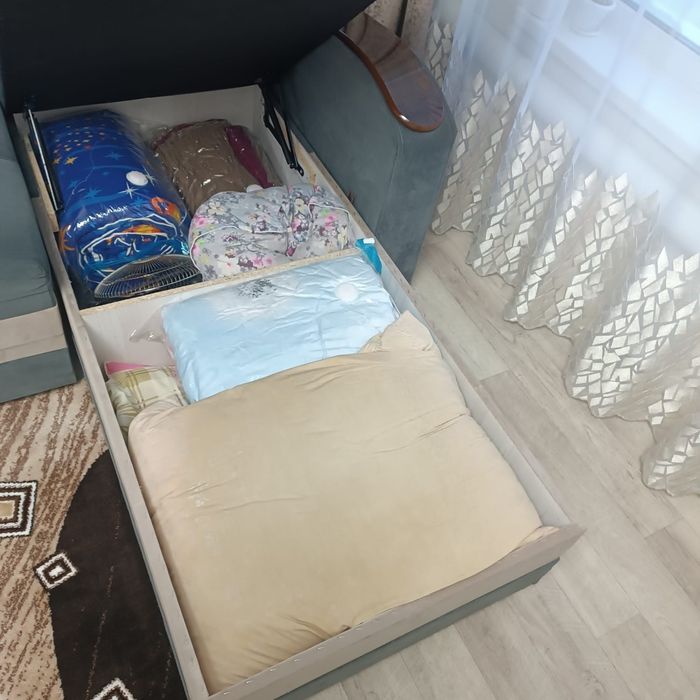 Продам диван угловой в отличном состоянии