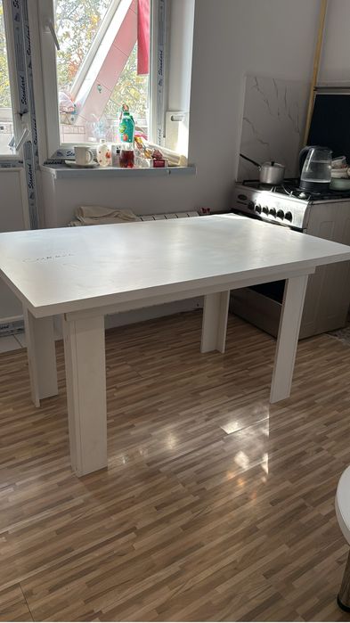 Продам стол новый 135*85