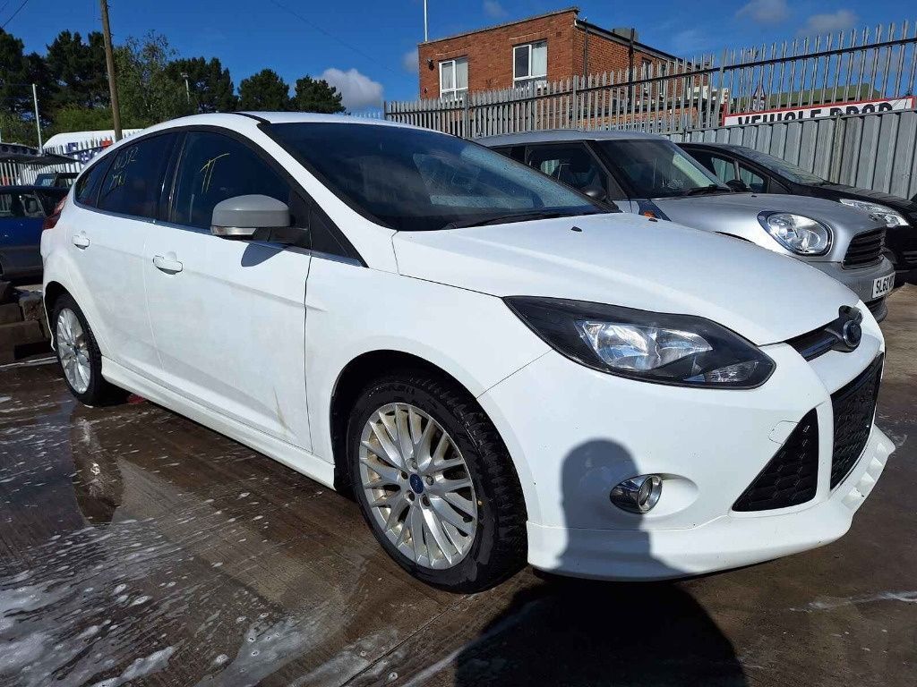 Bara spate Ford Focus 3 ST LINE 2012 HATCHBACK 1.6 i JQDB JQDA 150hp