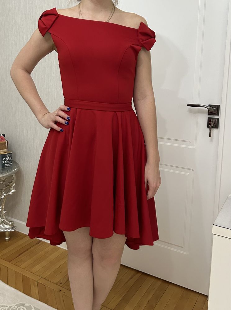 Платье красное Новогоднее .