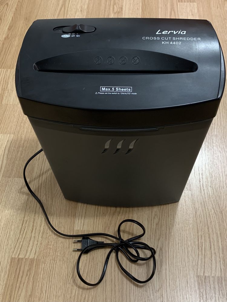 Distrugator documente Paper Shredder automat Lervia Germania