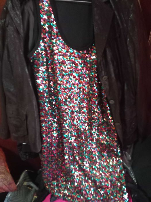 rochite  si bluze noi  aduse din italia  de dama , negre