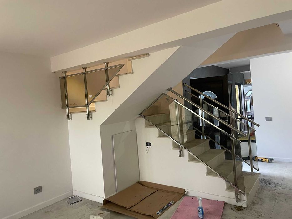 Balustrada de sticla