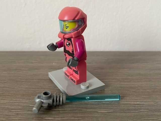 Minifigurina Lego Rara Intergalactic Girl