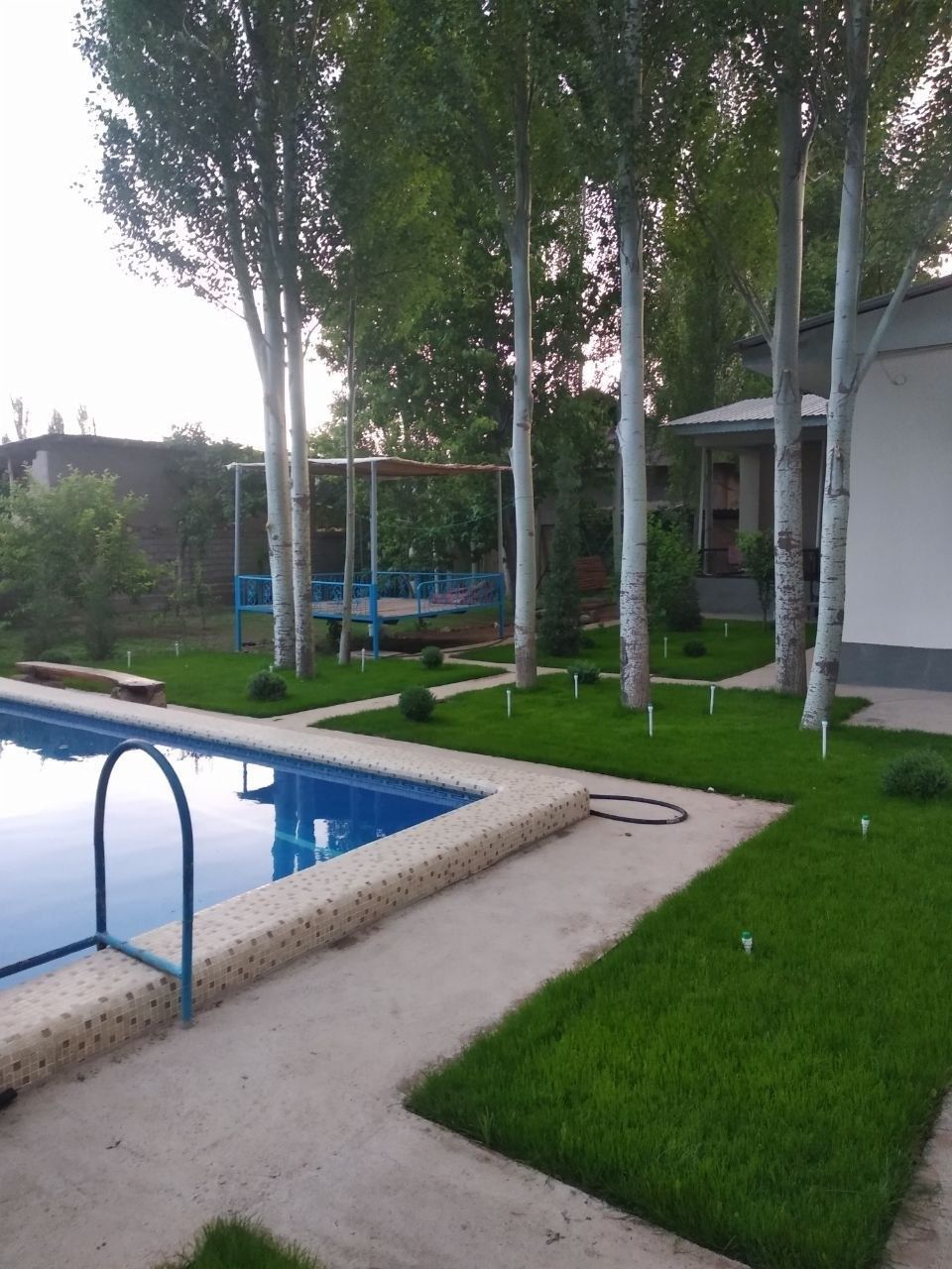 Oqtosh dacha toza pokiza joy