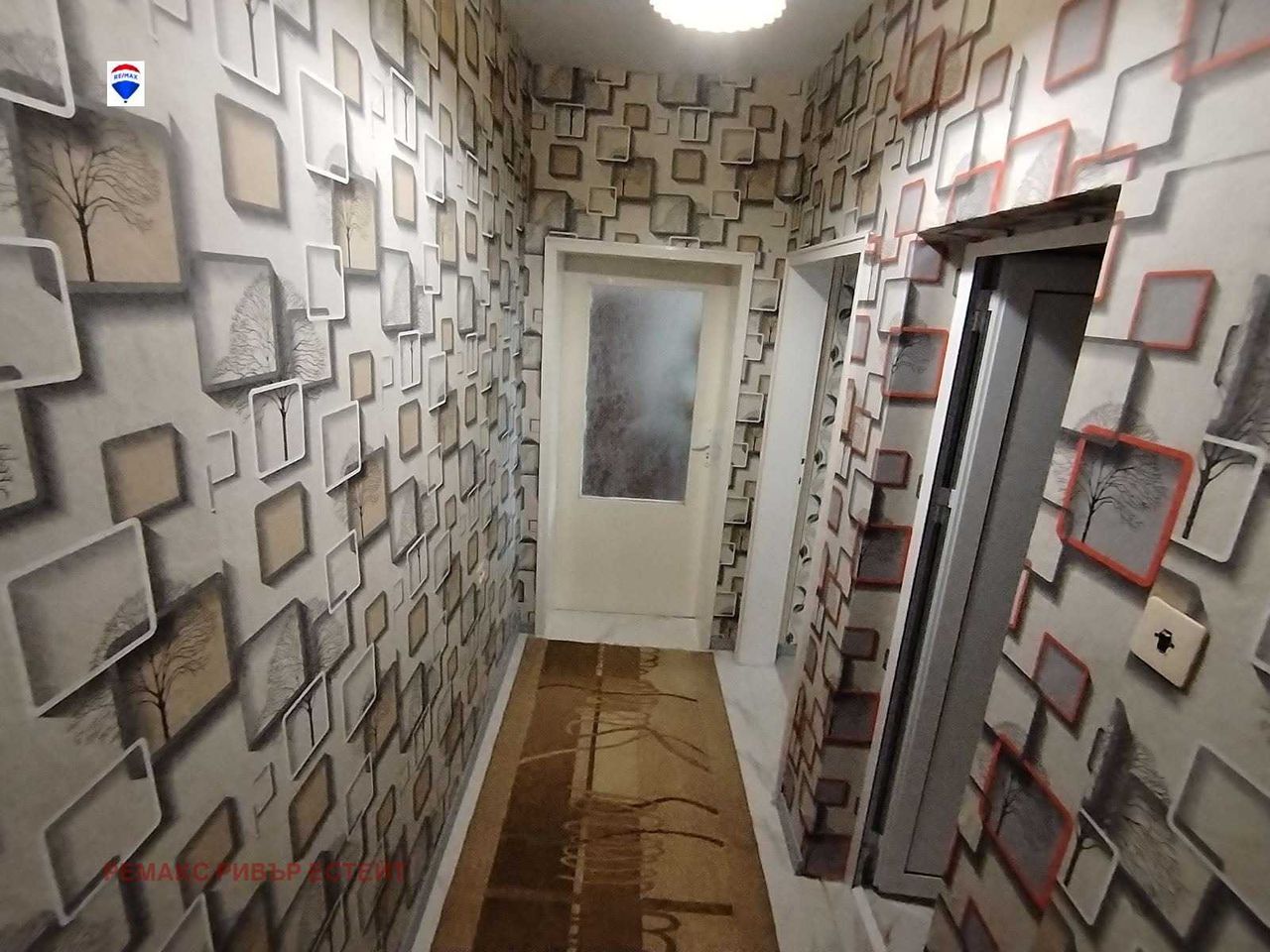 Дава се под наем Едностаен апартамент в Русе, Тракцията - 42 кв.м за 127.5 € - Снимка #2