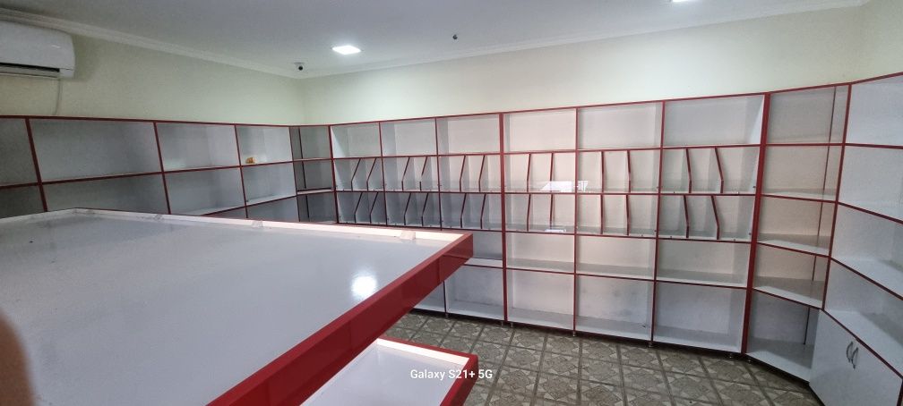 Vitrina mebel magazin uchun
