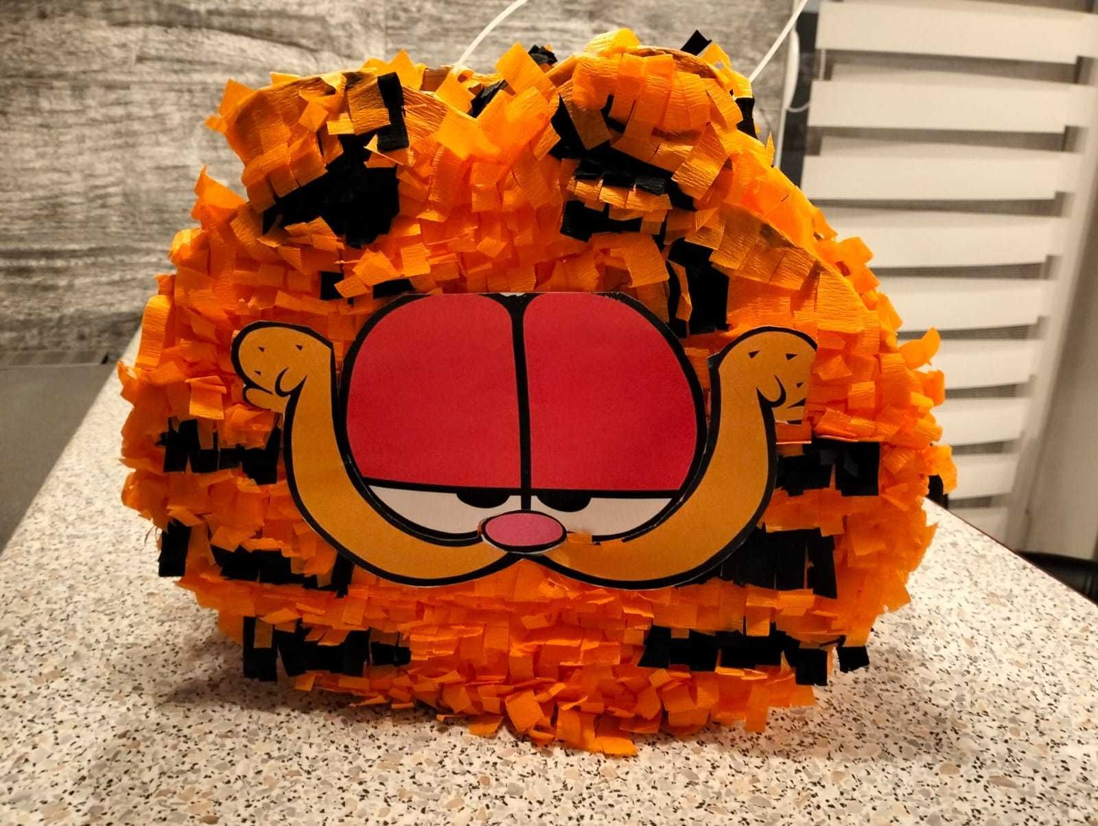 Piñata Garfield pentru Petrecere de Copii