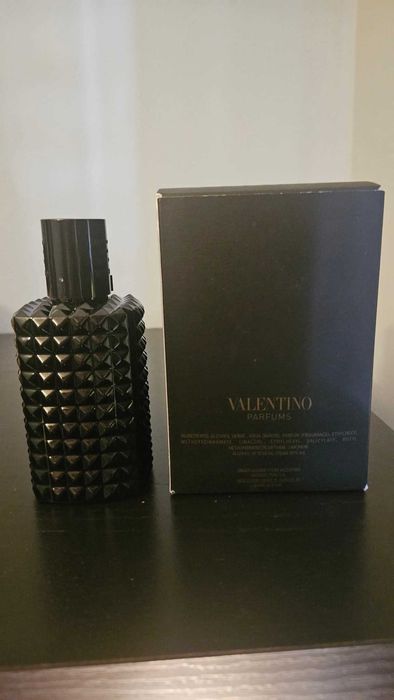 Valentino Noir Absolu Oud Essence