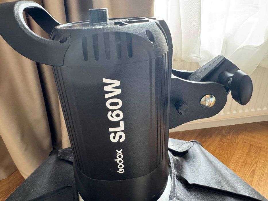 Постоянный свет Godox SL-60W