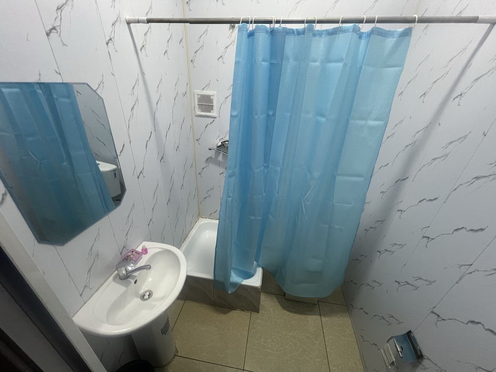 Bez Zakis Hotel mexmon xona