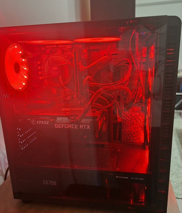 Vând Sistem Desktop PC Gaming