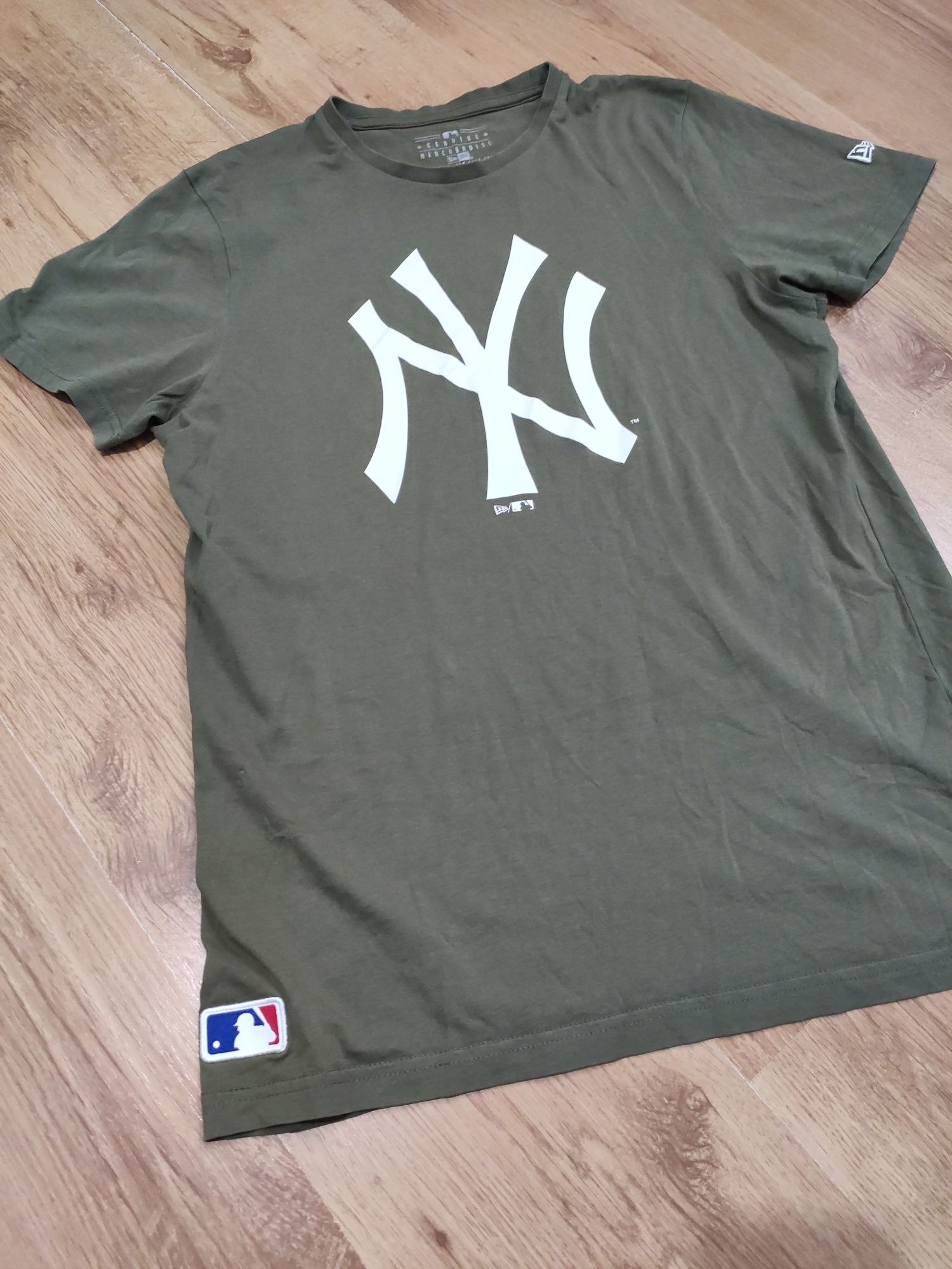 Tricou New Era New York Yankees mărime S/M