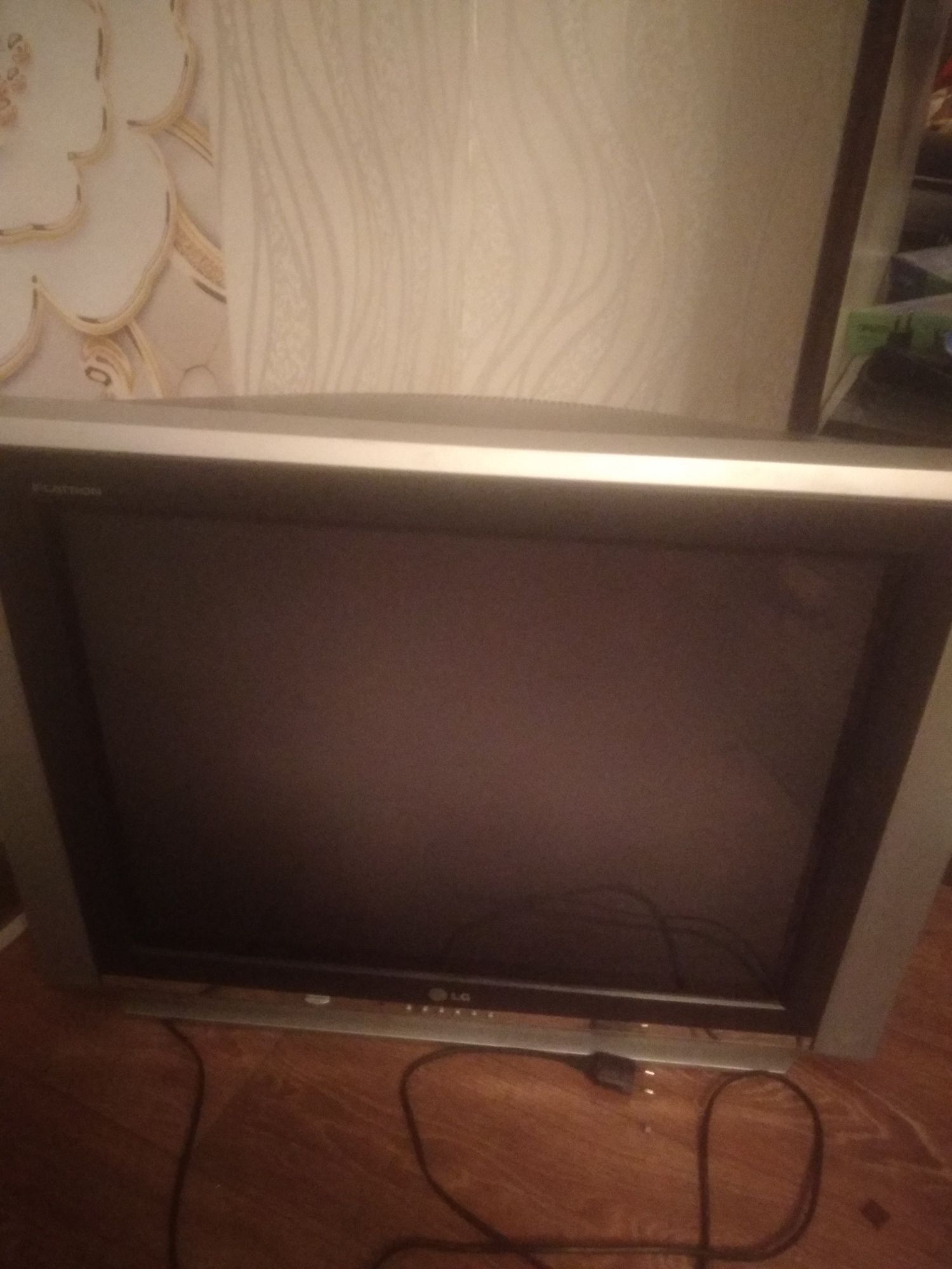 Телевизор продам бывший в употреблении в отличном состоянии