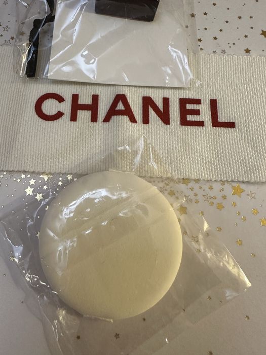 Аксесоар Chanel 5 L’eau Christmas +подарък chanel гъбичка