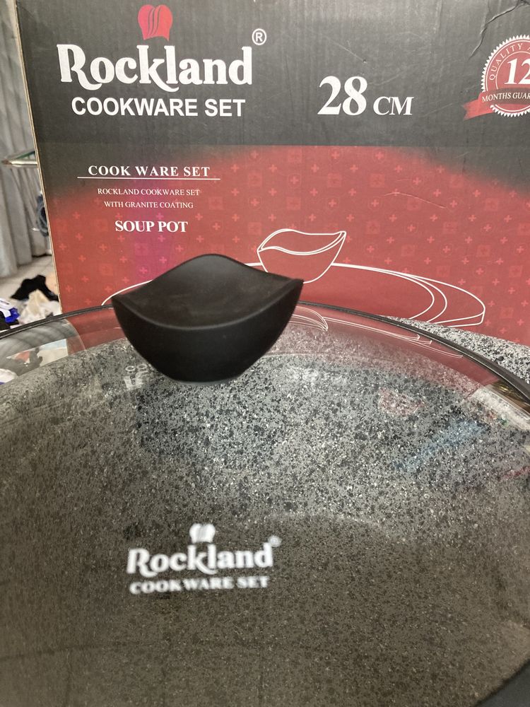 Vând 2 buc oala Rokland cookware 28 cm NOU!