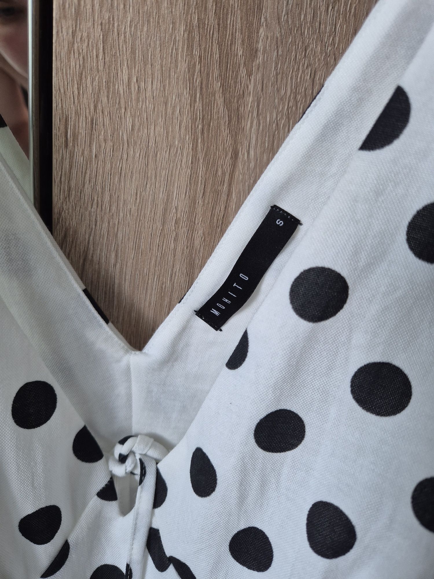 Rochie alba cu buline