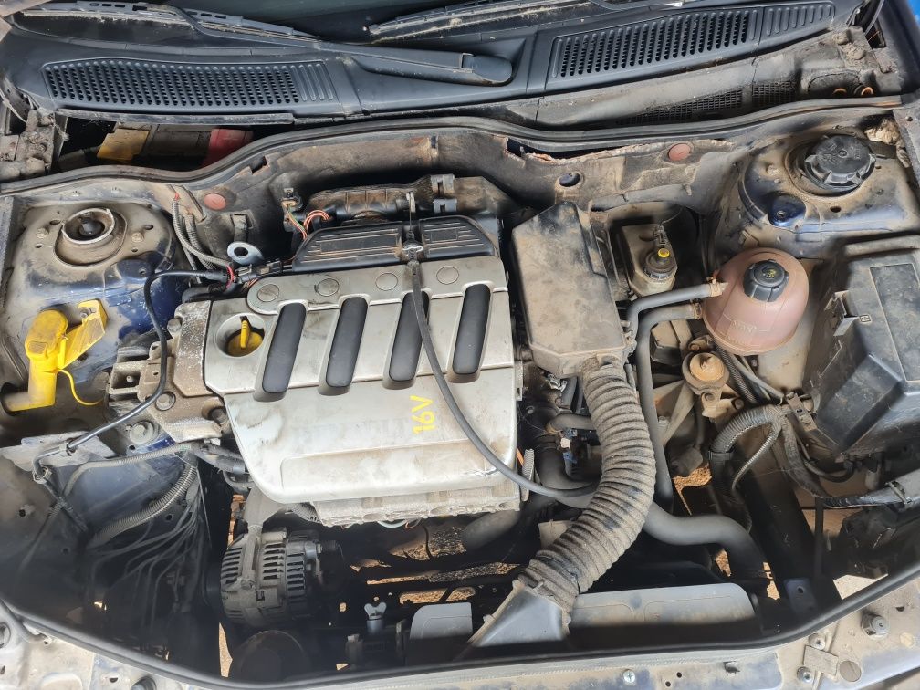 Dezmembrez Renault Megane 1,6 benzină/ 1.9 diesel