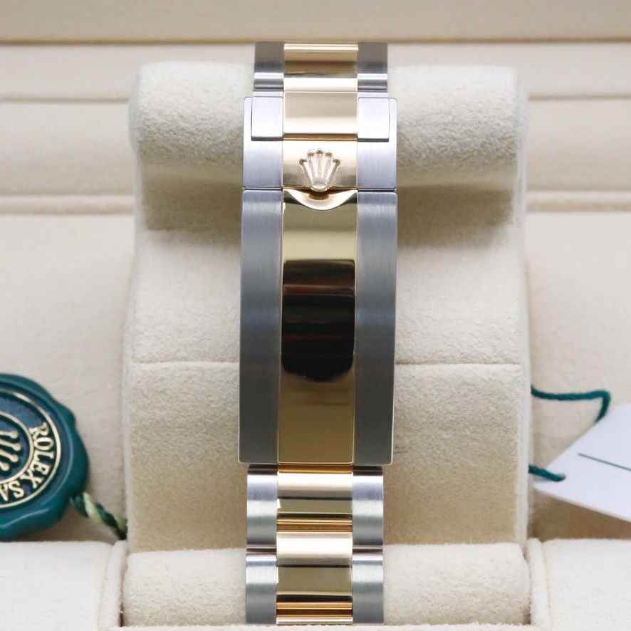 Часовник Rolex Bluesy