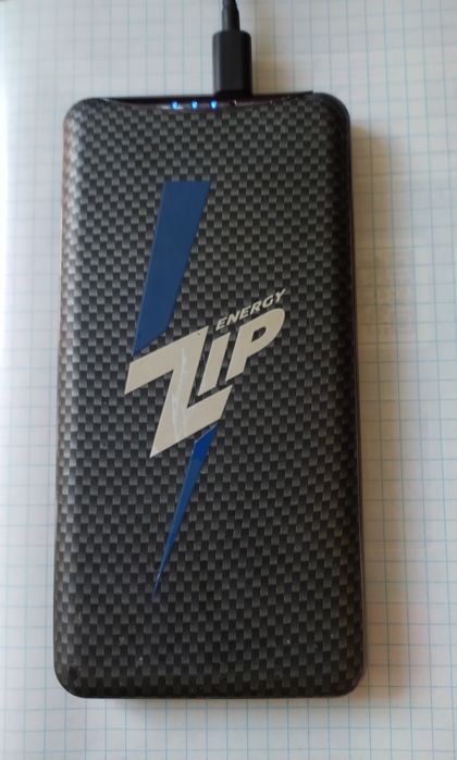 Продаётся повер банк Zip 10000 mah