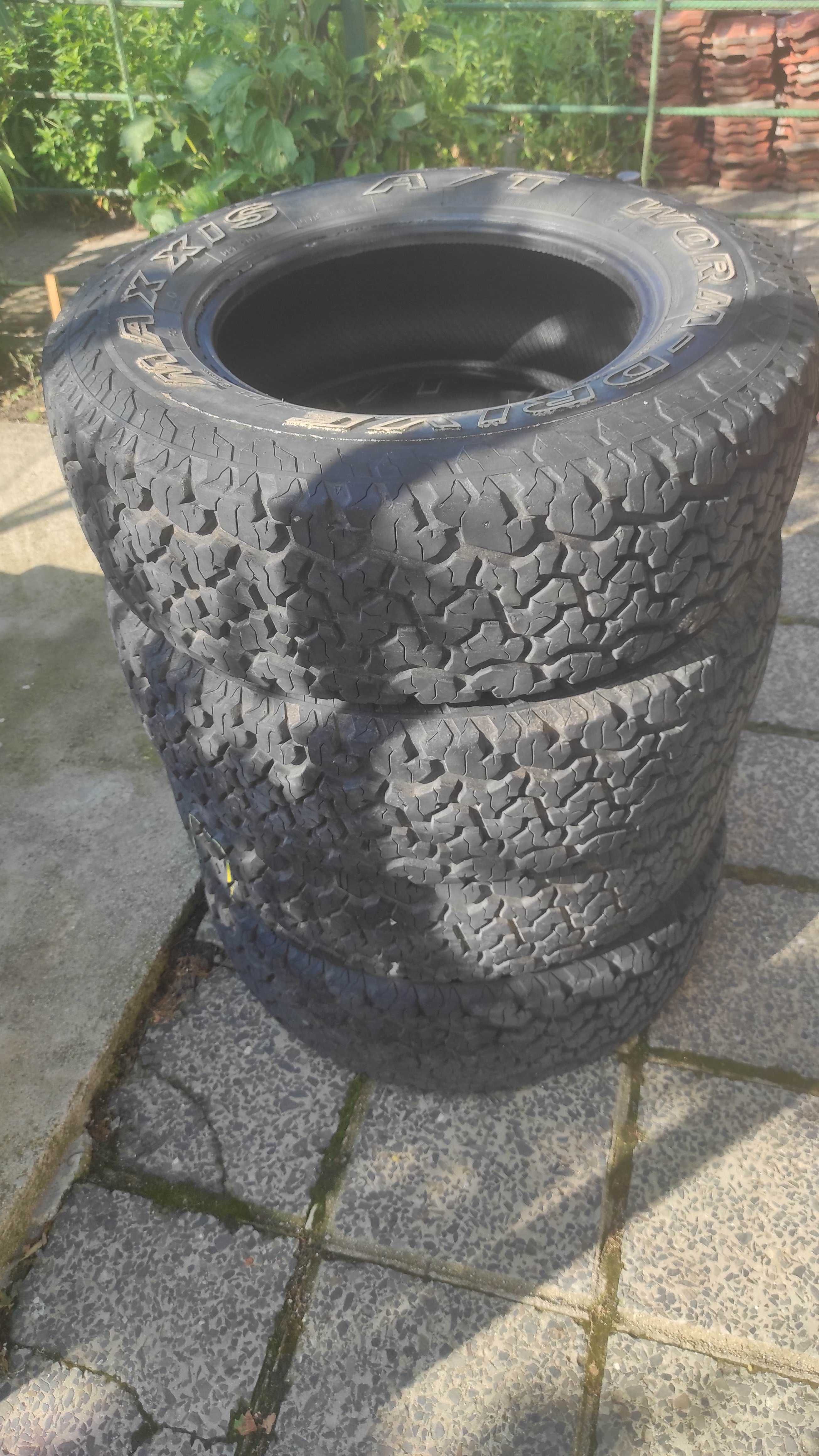 Гуми 235/70/16 maxxis