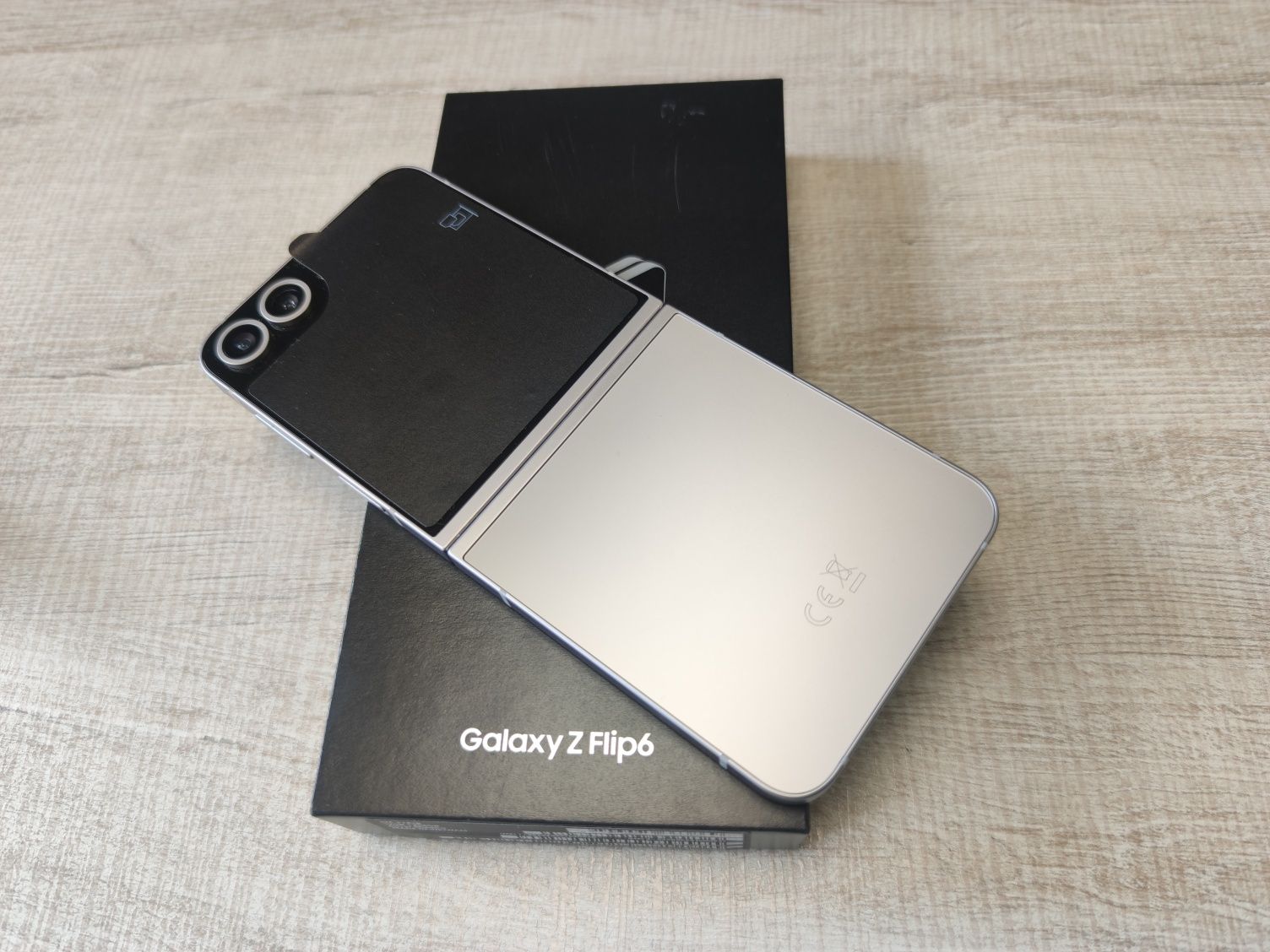 Samsung Galaxy Z Flip 6 5G 256GB  Silver shadow Гаранция!