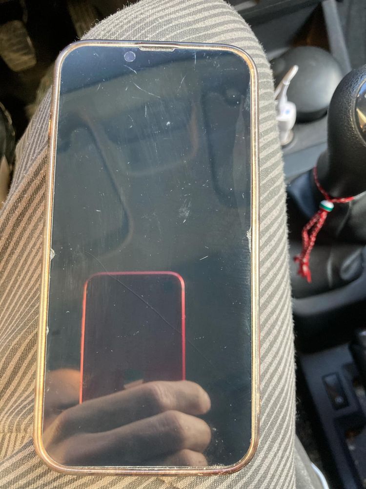 Продавам Iphone 14