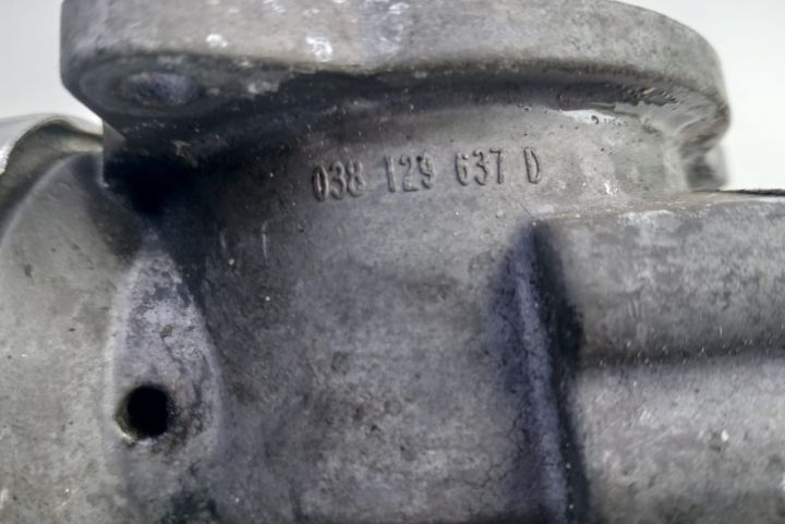 Supapa EGR  038129637D Volkswagen VW Jetta a 5-a generatie seria