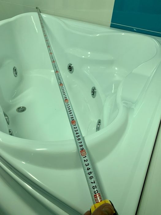 Cada cu hidromasaj, jacuzzi, nouă! Ne-folosită 140