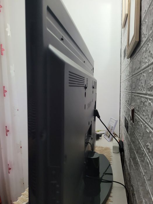 TV Sony Bravia  în stare folosit