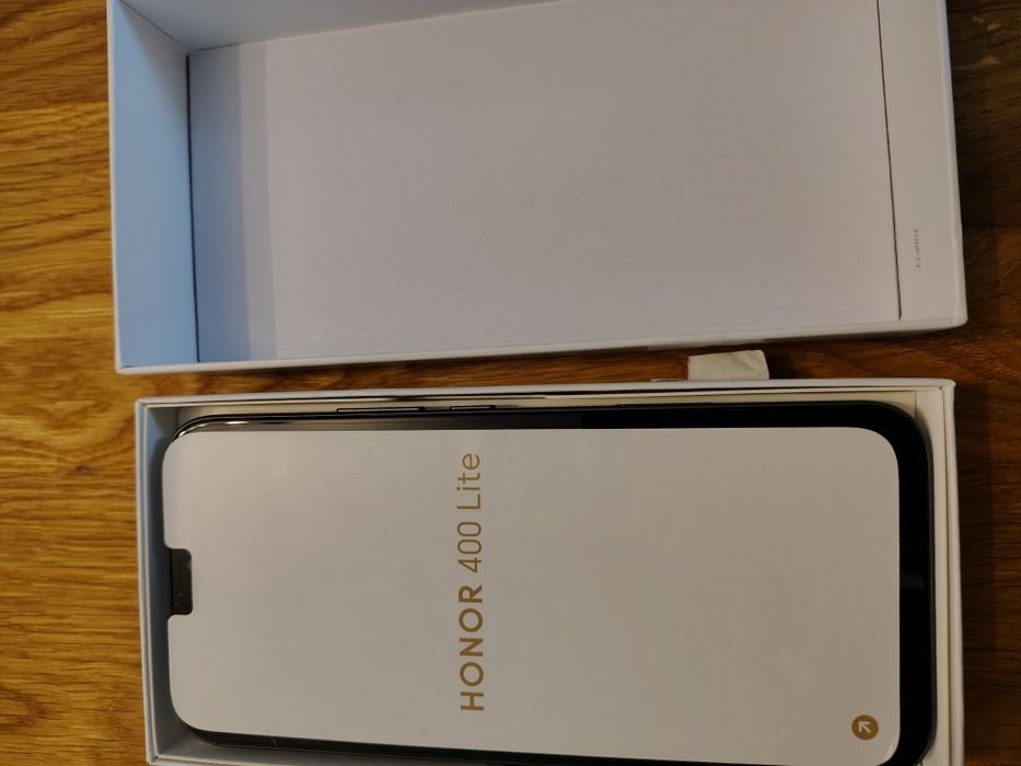 Vând telefon mobil Honor 400 lite Black 256 Gb