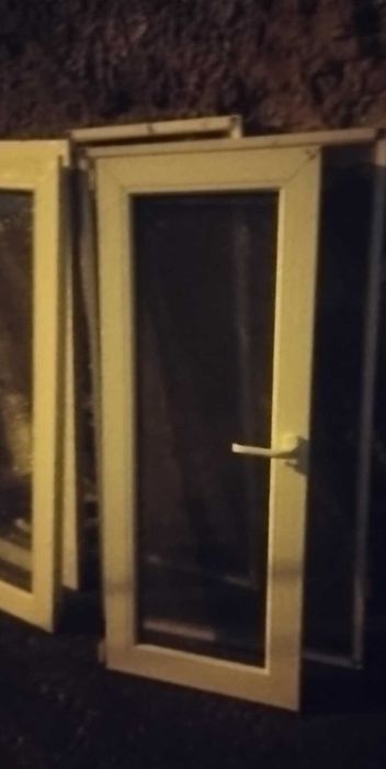 Vând geamuri termopan