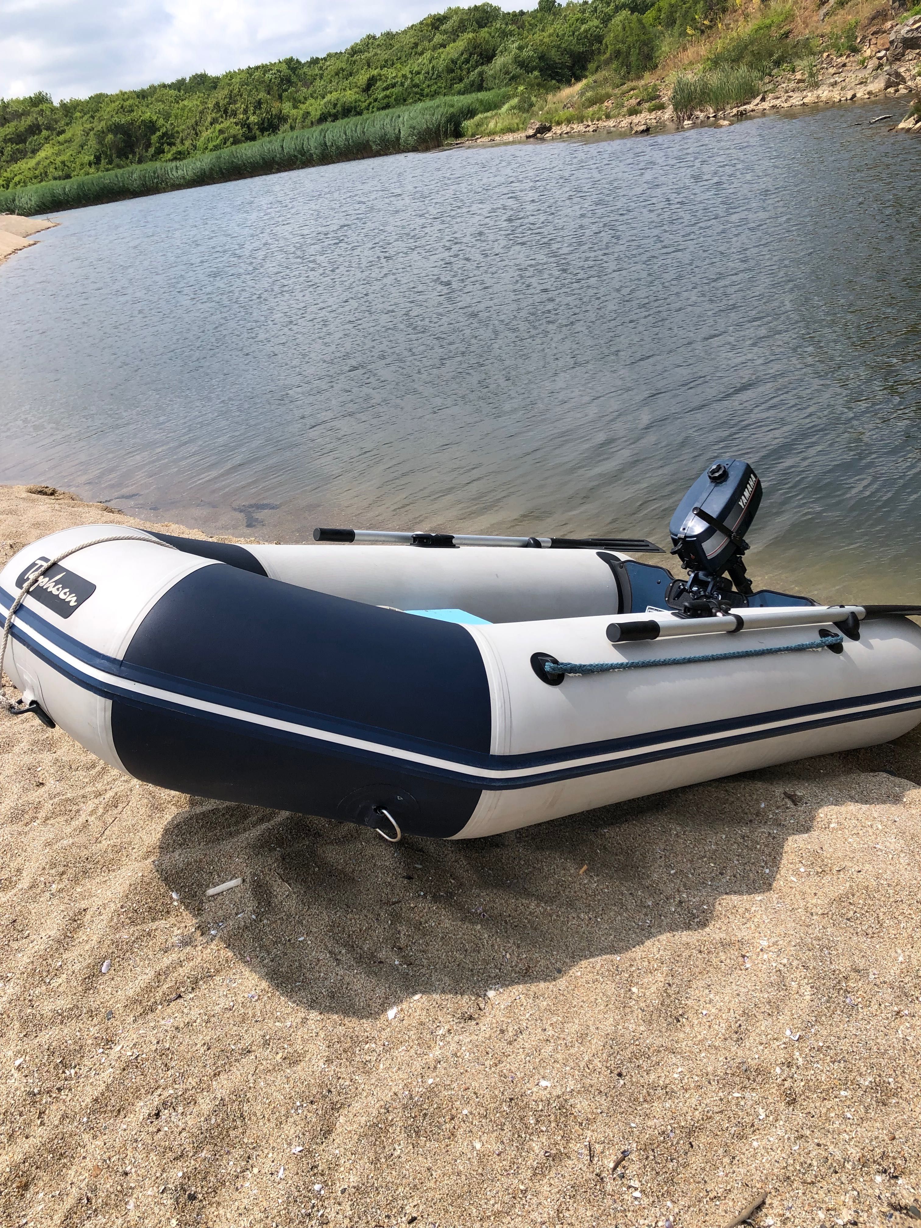 Надуваема лодка 2.65м. Bombard и извънбордов двигател Yamaha 2к.с.