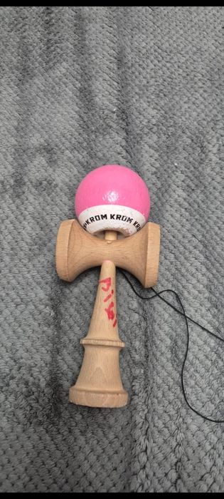 Kendama krom pop roz
