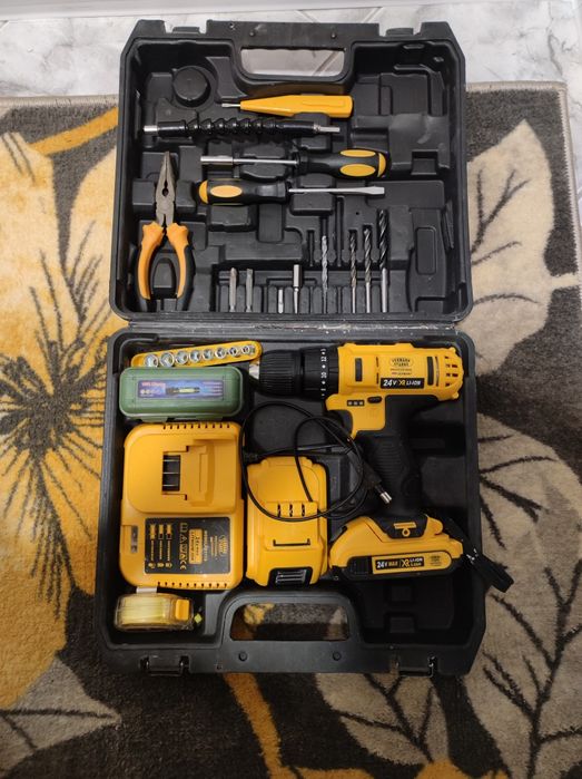 Немски Акумулаторен винтоверт