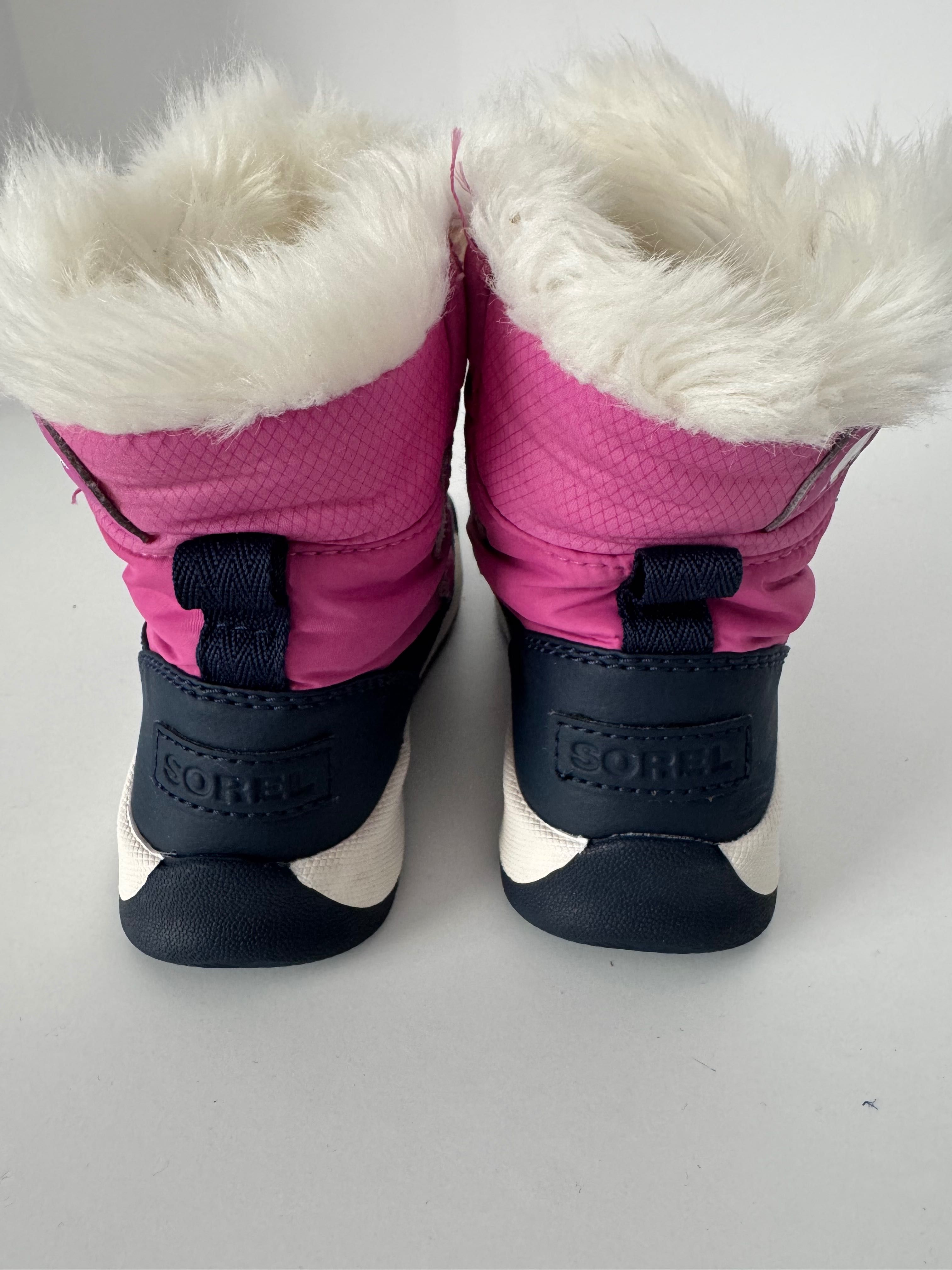 Cizme de zăpadă fatǎ. Marca Sorel . Mărimea 27 (15 cm)