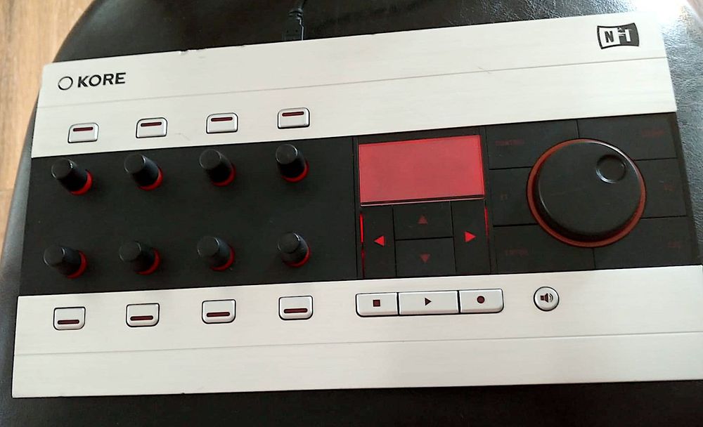Kore 2 Native Instruments controller