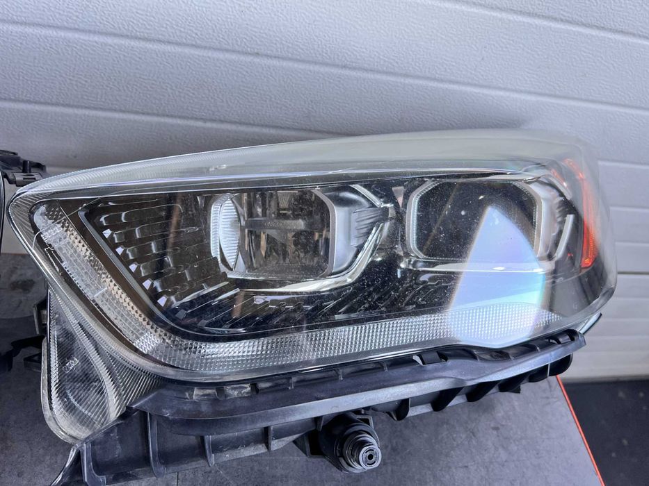 Far stanga/dreapta Ford Kuga 2 2017-2020
