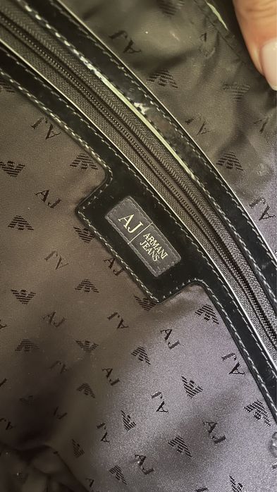Черна лачена чанта ARMANI JEANS