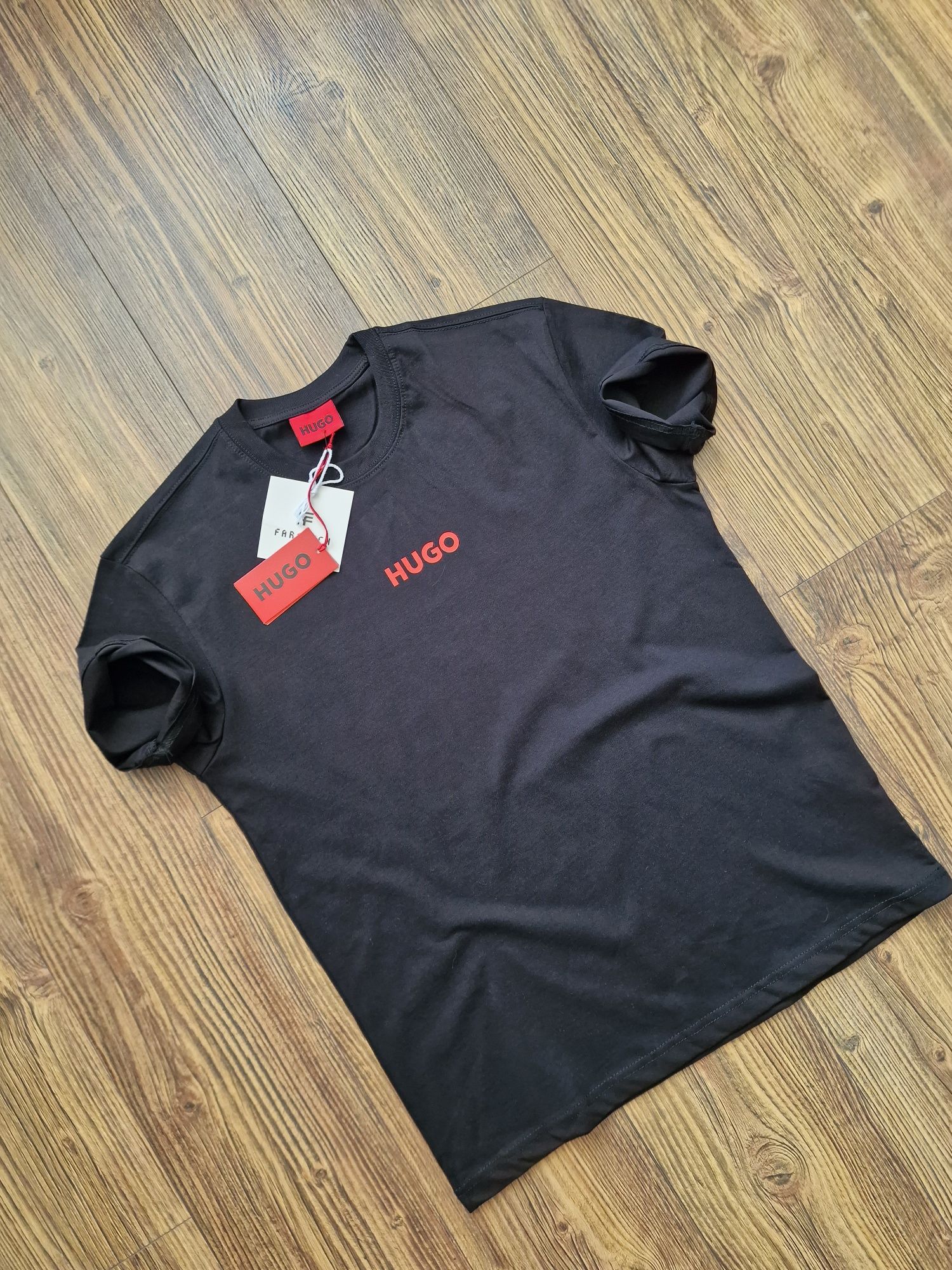 Страхотна мъжка тениска HUGO BOSS размер  XL 2XL