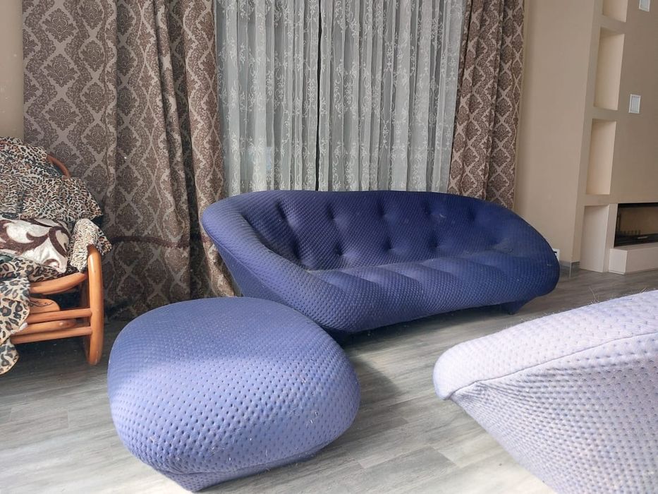 Продам два дивана