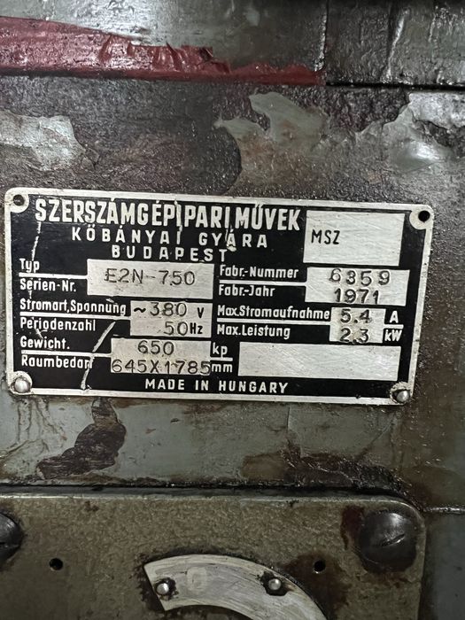 Универсален струг E2N-750