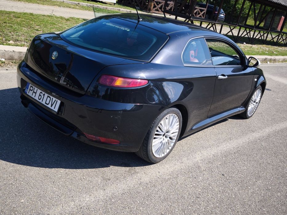 Alfa Romeo GT +Diferența(Aștept oferte)