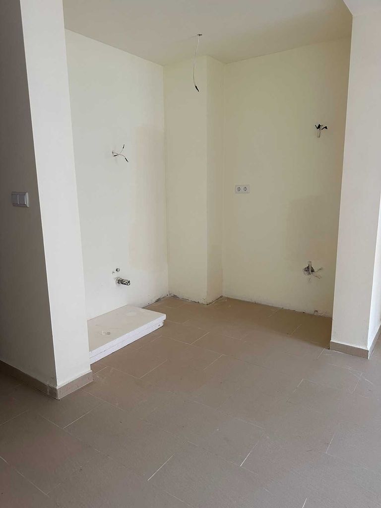 Продава се Едностаен апартамент в Бяла - 46 кв.м за 957 €/кв.м - Снимка #4