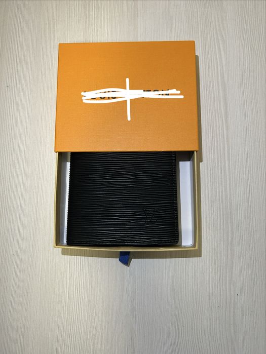 Portofel stoc limitat