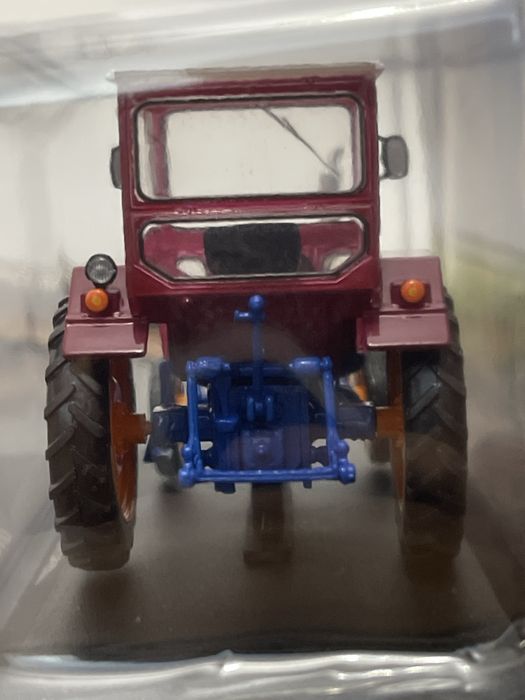 Macheta Tractor UTB 650 cu motor Universal 650