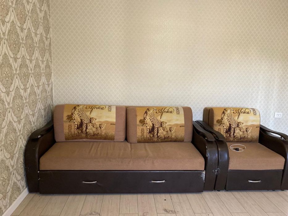 Диван с креслом раскладные б/у