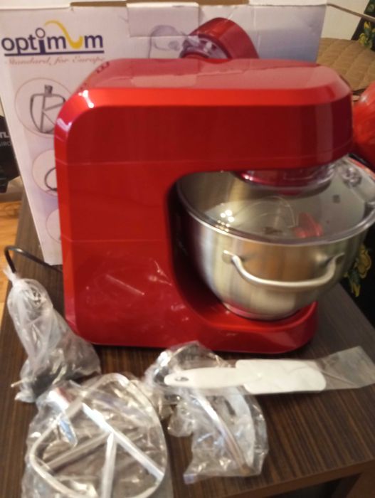 Многофункционален кухненски робот