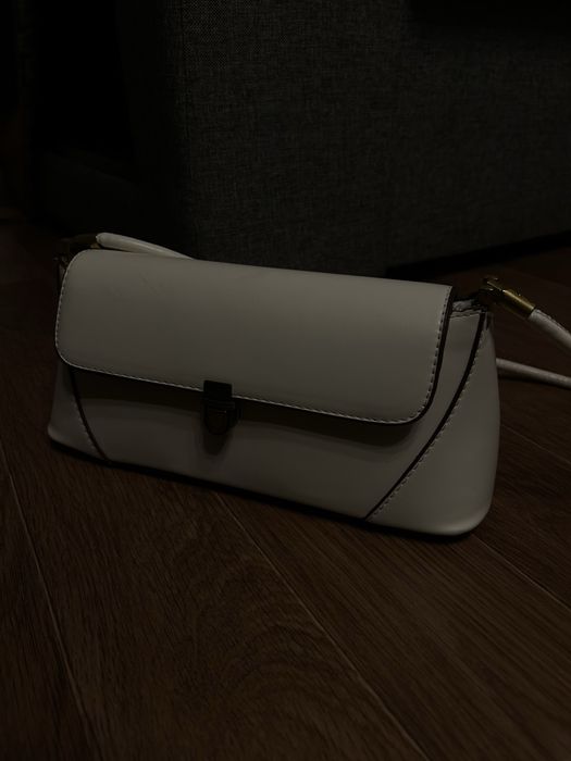 Молочная женская сумка